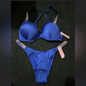 Too is 32C bottoms are a medium. Accidently ordered two!